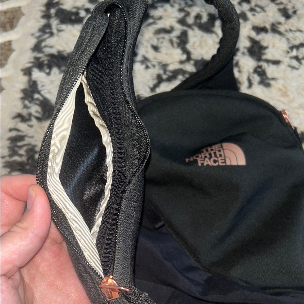 The North Face Isabella Sling Backpack - Picture 5 of 5